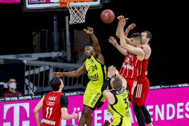 球员对判罚 球员对判罚